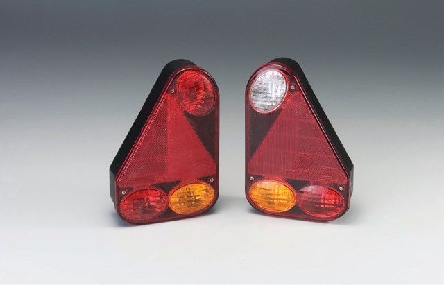 Read more about the article פנס אחורי לנגרר, 12V איר-פוינט ימין